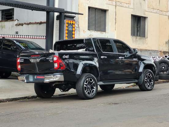 TOYOTA-HILUX-2.8 D-4D TURBO DIESEL CD CONQUEST 4X4 AUTOMÁTICO TOYOTA-HILUX-2024