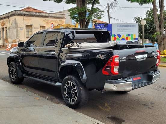 TOYOTA-HILUX-2.8 D-4D TURBO DIESEL CD CONQUEST 4X4 AUTOMÁTICO TOYOTA-HILUX-2024