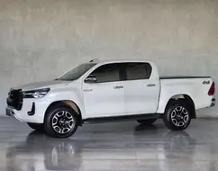 TOYOTA HILUX 2.8 D-4D TURBO DIESEL CD GR-S 4X4 AUTOMÁTICO TOYOTA HILUX 2.8 D-4D TURBO DIESEL CD GR-S 4X4 AUTOMÁTICO