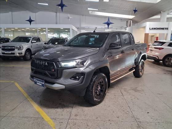 TOYOTA HILUX 2.8 D-4D TURBO DIESEL CD GR-S 4X4 AUTOMÁTICO