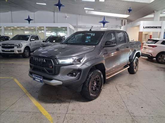 TOYOTA-HILUX-2023