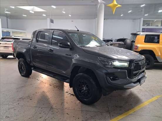 TOYOTA-HILUX-2023