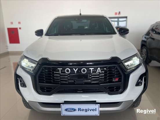 TOYOTA-HILUX-2024