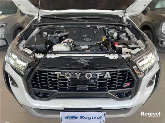 TOYOTA-HILUX-2024