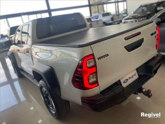 TOYOTA-HILUX-2024
