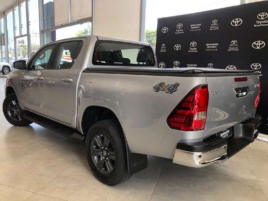 TOYOTA-HILUX-2025