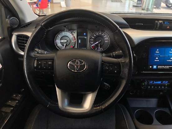 TOYOTA-HILUX-2.8 D-4D TURBO DIESEL CD SR 4X4 AUTOMÁTICO TOYOTA-HILUX-2025