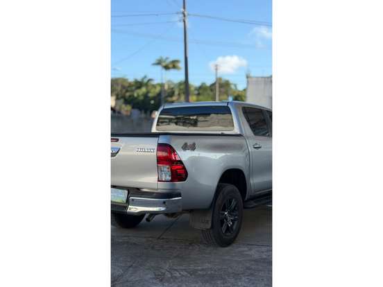 TOYOTA-HILUX-2024