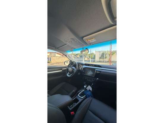 TOYOTA-HILUX-2024