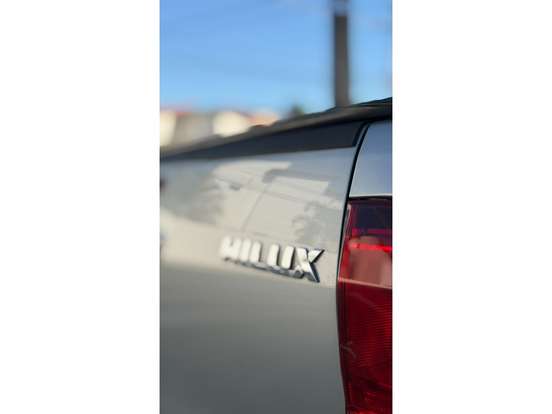 TOYOTA-HILUX-2024