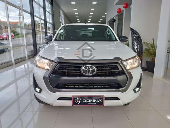 TOYOTA-HILUX-2025