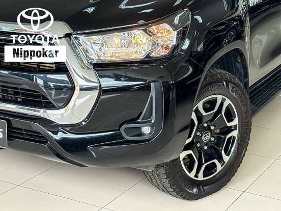TOYOTA-HILUX-2.8 D-4D TURBO DIESEL CD SRV 4X4 AUTOMÁTICO TOYOTA-HILUX-2023