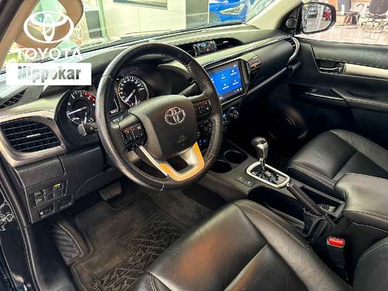 TOYOTA-HILUX-2023