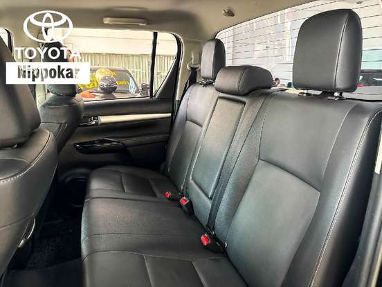 TOYOTA-HILUX-2023