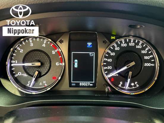 TOYOTA-HILUX-2023