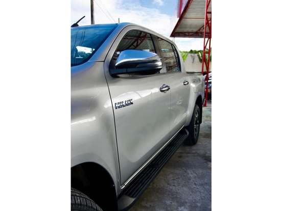 TOYOTA-HILUX-2021