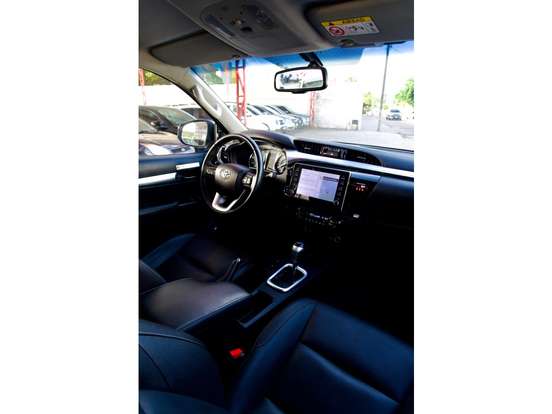 TOYOTA-HILUX-2.8 D-4D TURBO DIESEL CD SRV 4X4 AUTOMÁTICO TOYOTA-HILUX-2021