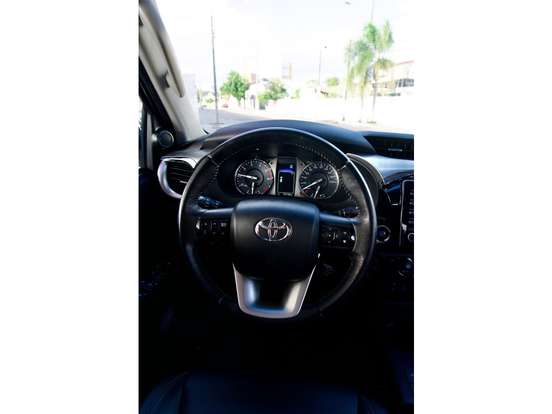 TOYOTA-HILUX-2021