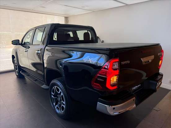 TOYOTA-HILUX-2024