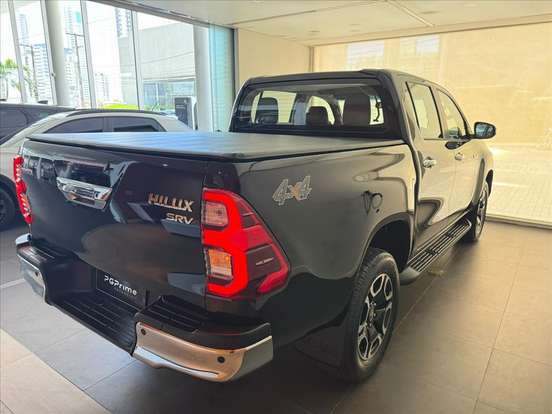 TOYOTA-HILUX-2024