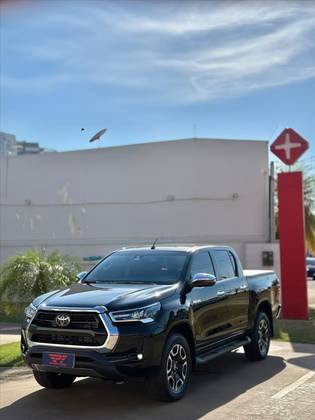 TOYOTA HILUX 2.8 D-4D TURBO DIESEL CD SRX 4X4 AUTOMÁTICO