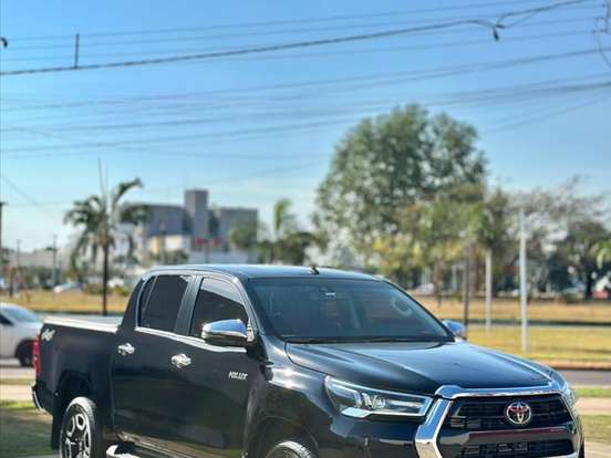 TOYOTA-HILUX-2.8 D-4D TURBO DIESEL CD SRX 4X4 AUTOMÁTICO TOYOTA-HILUX-2022