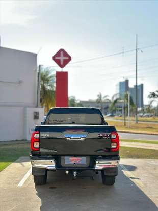 TOYOTA-HILUX-2022