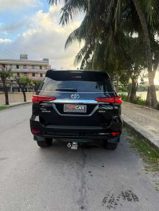 TOYOTA-HILUX-2021