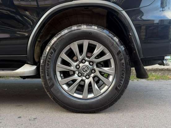 TOYOTA-HILUX-2.8 D-4D TURBO DIESEL CD SRX 4X4 AUTOMÁTICO TOYOTA-HILUX-2021