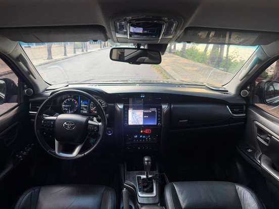 TOYOTA-HILUX-2021
