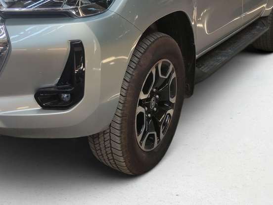 TOYOTA-HILUX-2025