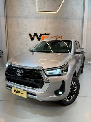 TOYOTA HILUX 2.8 D-4D TURBO DIESEL CD SRX 4X4 AUTOMÁTICO