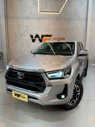 TOYOTA-HILUX-2.8 D-4D TURBO DIESEL CD SRX 4X4 AUTOMÁTICO TOYOTA-HILUX-2020