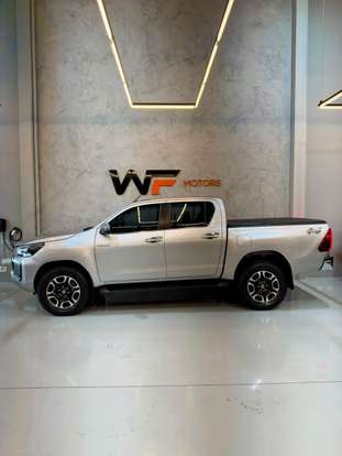 TOYOTA-HILUX-2.8 D-4D TURBO DIESEL CD SRX 4X4 AUTOMÁTICO TOYOTA-HILUX-2020