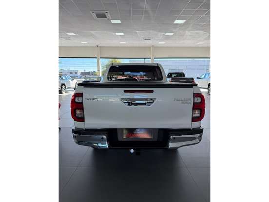 TOYOTA-HILUX-2023