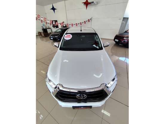 TOYOTA-HILUX-2025