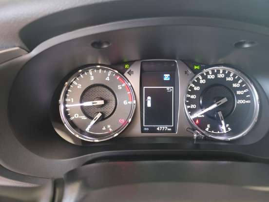 TOYOTA-HILUX-2025