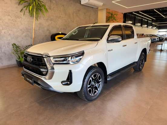 TOYOTA-HILUX-2021