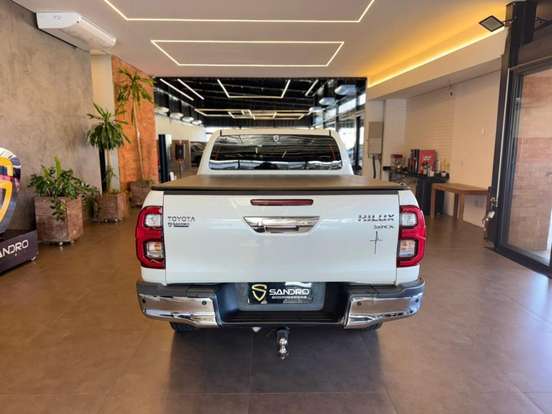 TOYOTA-HILUX-2.8 D-4D TURBO DIESEL CD SRX 4X4 AUTOMÁTICO TOYOTA-HILUX-2021