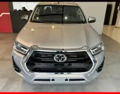 TOYOTA HILUX 2.8 D-4D TURBO DIESEL CD SRX 4X4 AUTOMÁTICO TOYOTA HILUX 2.8 D-4D TURBO DIESEL CD SRX 4X4 AUTOMÁTICO