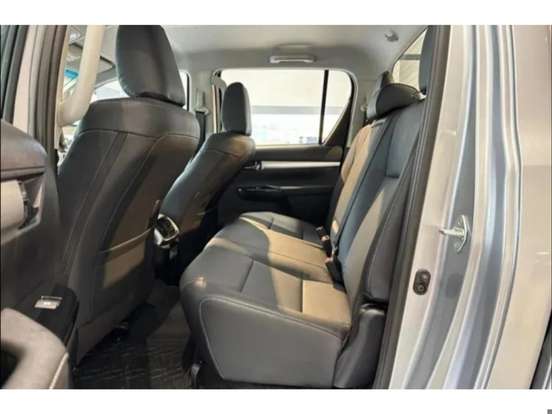 TOYOTA-HILUX-2.8 D-4D TURBO DIESEL CD SRX 4X4 AUTOMÁTICO TOYOTA-HILUX-2026