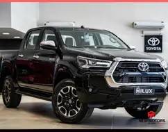 TOYOTA HILUX 2.8 D-4D TURBO DIESEL CD SRX 4X4 AUTOMÁTICO TOYOTA HILUX 2.8 D-4D TURBO DIESEL CD SRX 4X4 AUTOMÁTICO