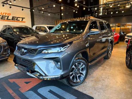 TOYOTA-HILUX-2024