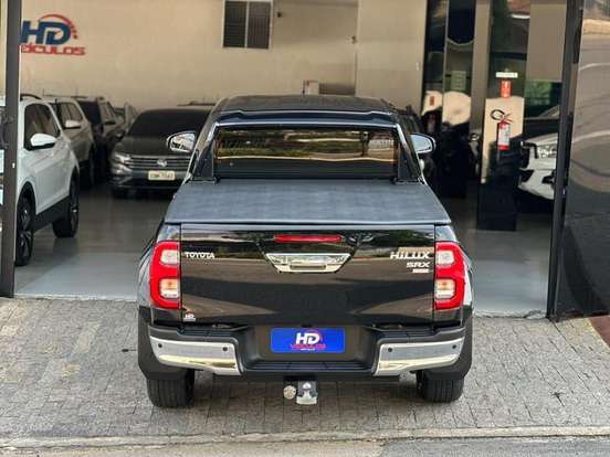 TOYOTA-HILUX-2024