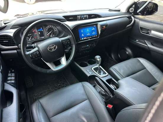 TOYOTA-HILUX-2024