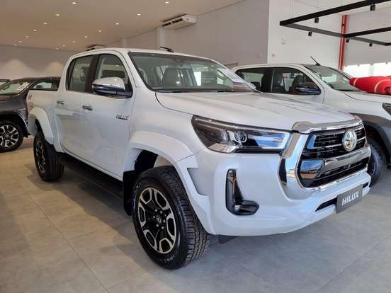 TOYOTA-HILUX-2.8 D-4D TURBO DIESEL CD SRX PLUS 4X4 AUTOMÁTICO TOYOTA-HILUX-2026