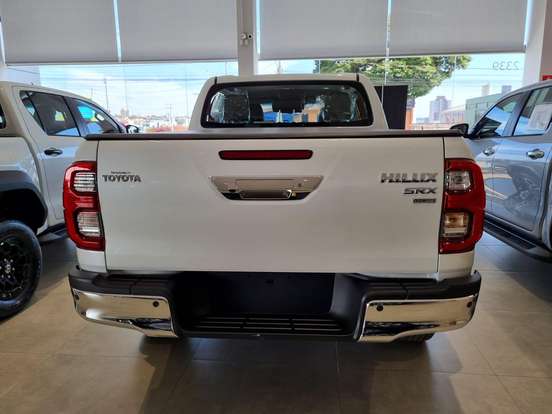 TOYOTA-HILUX-2026