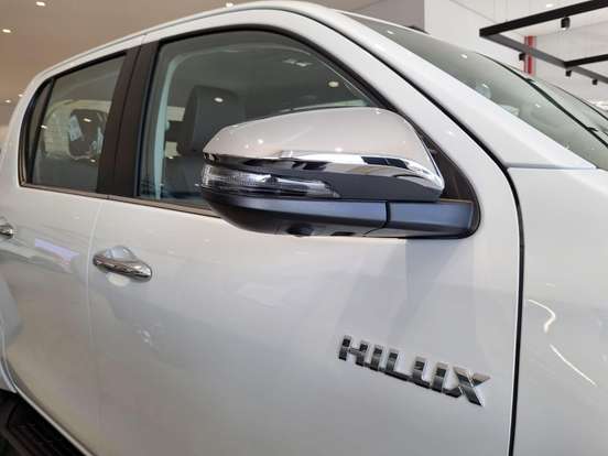 TOYOTA-HILUX-2026