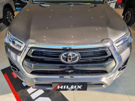 TOYOTA-HILUX-2026