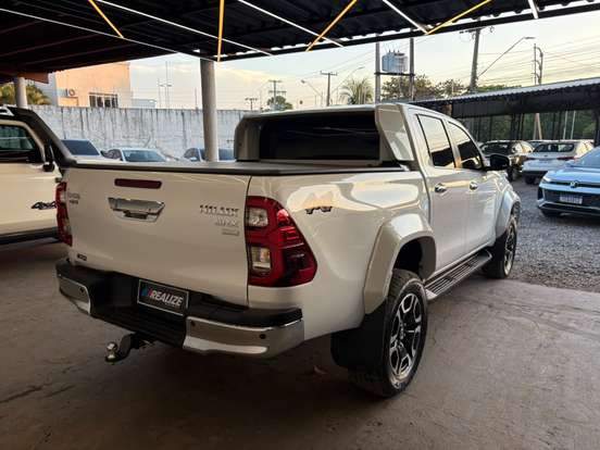 TOYOTA-HILUX-2.8 D-4D TURBO DIESEL CD SRX PLUS 4X4 AUTOMÁTICO TOYOTA-HILUX-2026